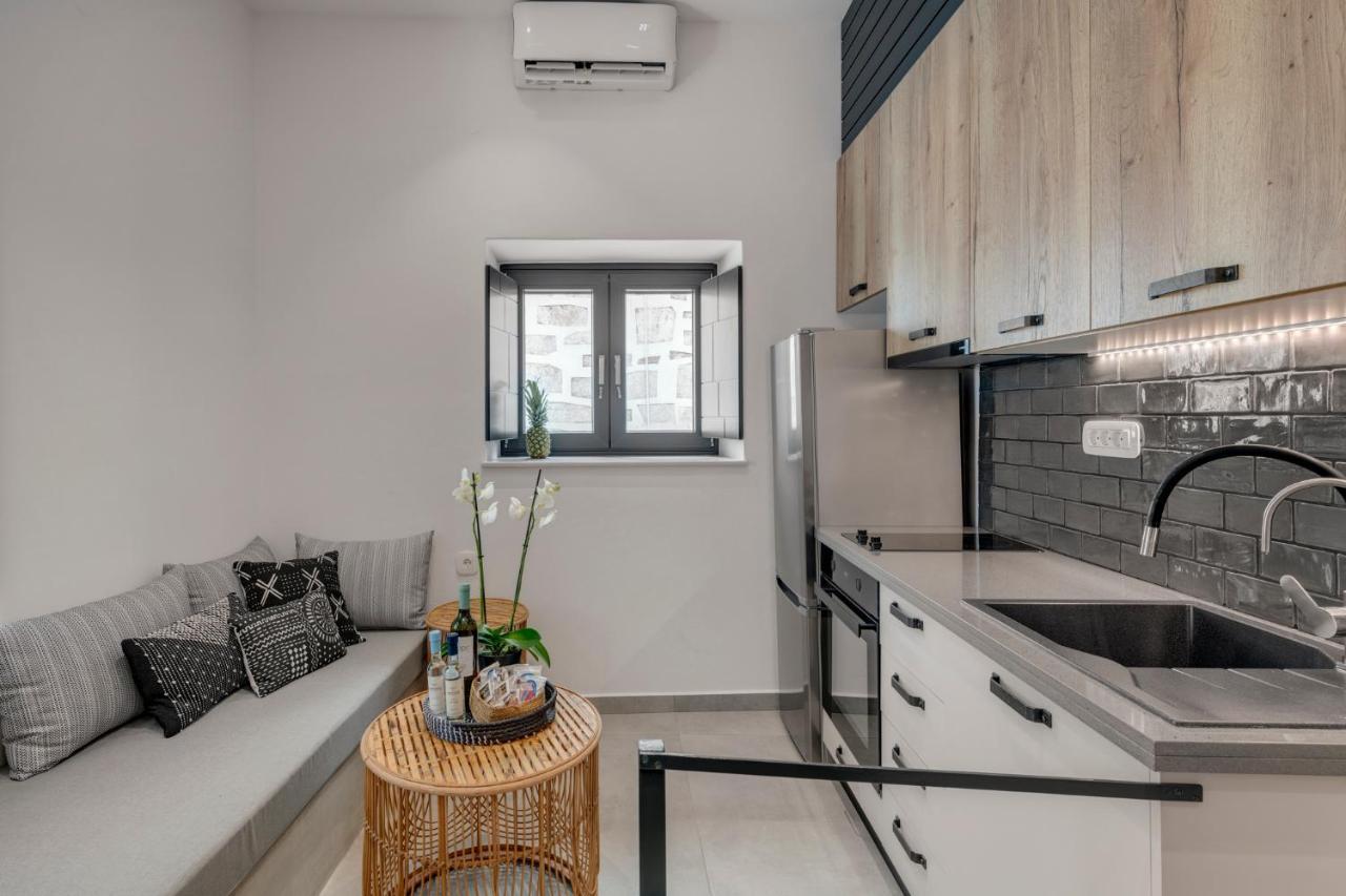 ארמופוליס Syrose Suites מראה חיצוני תמונה